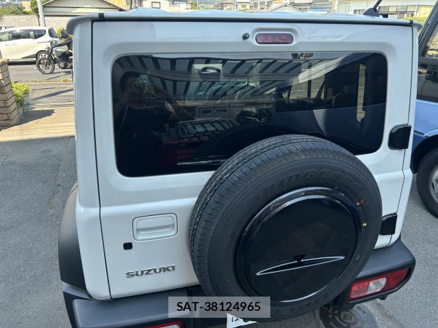 Suzuki JIMNY 2025-07 8009140-2
