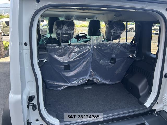 Suzuki JIMNY 2025-07 8009140-3