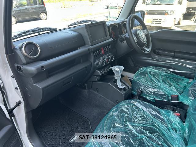 Suzuki JIMNY 2025-07 8009140-6