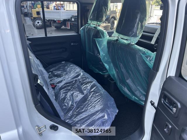 Suzuki JIMNY 2025-07 8009140-7