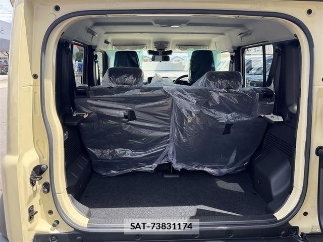 Suzuki JIMNY 2025-04 8010847-10