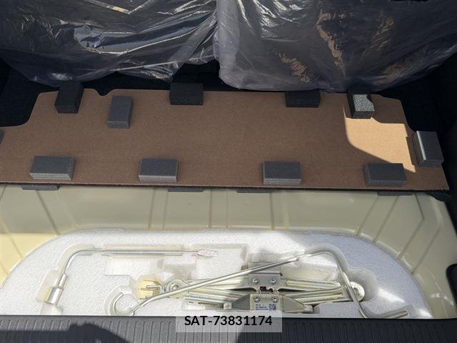 Suzuki JIMNY 2025-04 8010847-11