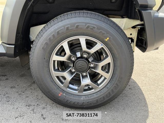Suzuki JIMNY 2025-04 8010847-15