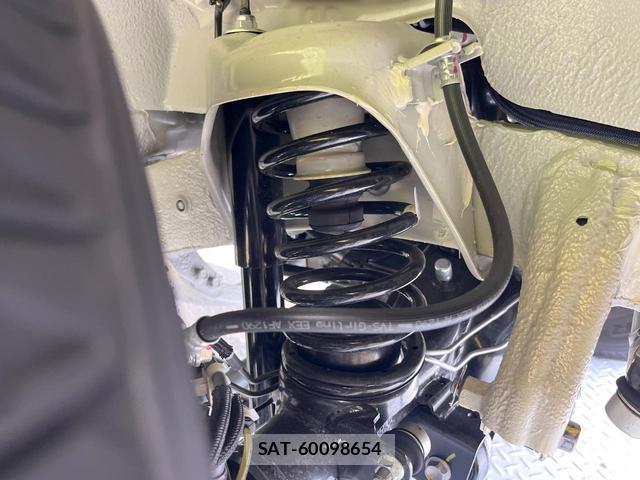 Suzuki JIMNY 2026-03 8011094-19