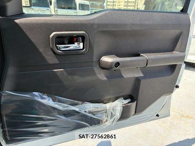 Suzuki JIMNY 2025-06 8011747-17