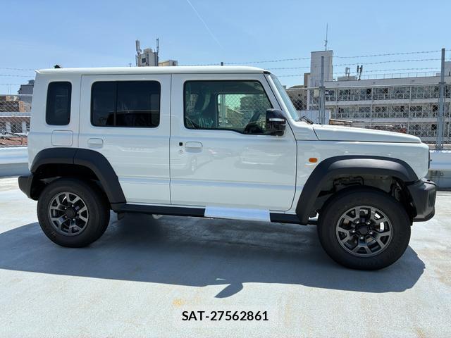 Suzuki JIMNY 2025-06 8011747-3