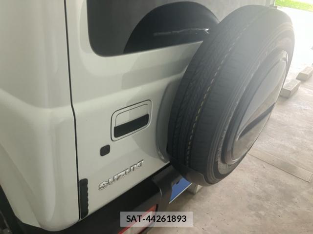 Suzuki JIMNY 2025-06 8005367-13