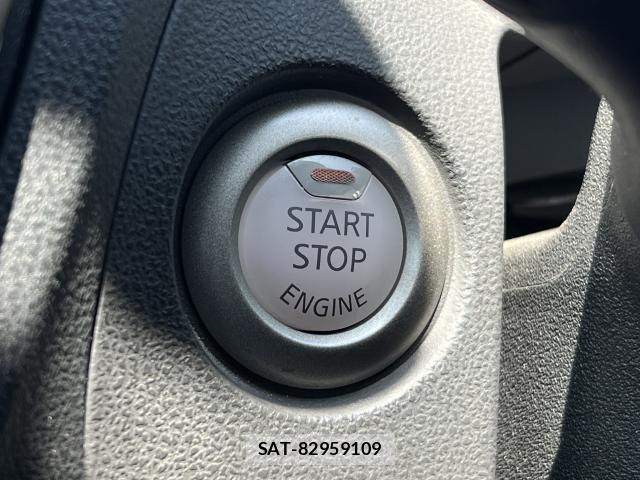 Nissan JUKE 2013-06 8009885-13