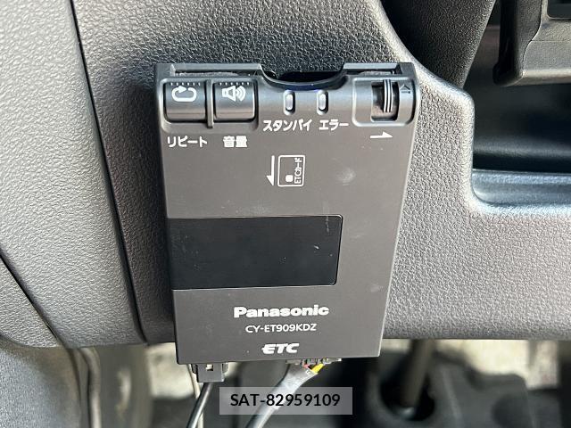 Nissan JUKE 2013-06 8009885-14