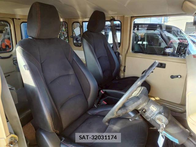 Toyota LAND CRUISER 1981 8011275-10