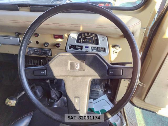 Toyota LAND CRUISER 1981 8011275-15