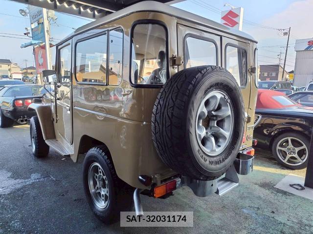 Toyota LAND CRUISER 1981 8011275-4