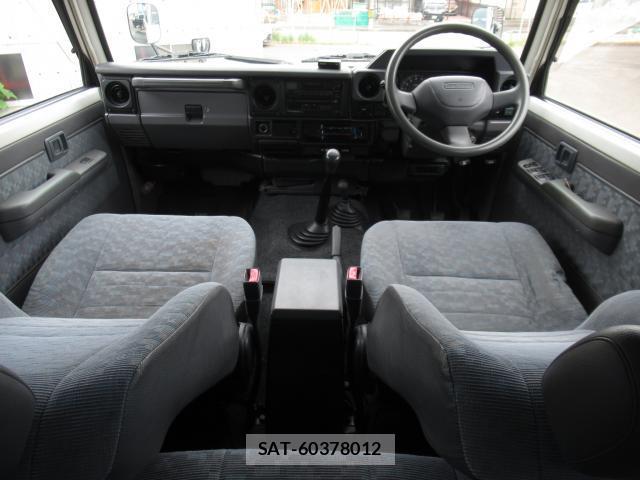Toyota Land Cruiser 70 1999-10 8006808-6