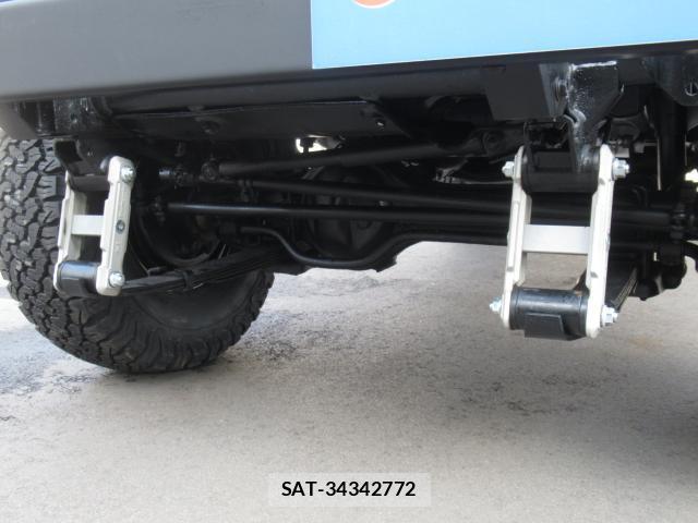 Toyota Land Cruiser 70 1998-11 8006812-12