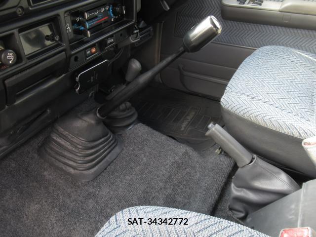 Toyota Land Cruiser 70 1998-11 8006812-17
