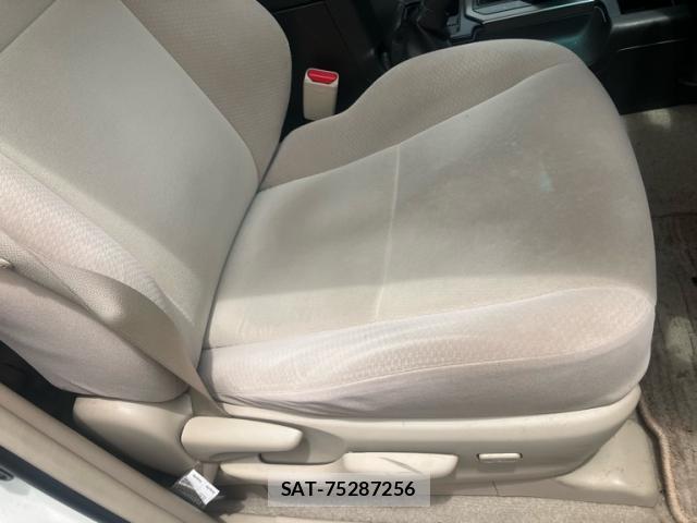Toyota LAND CRUISER PRADO 2012-04 8006128-15