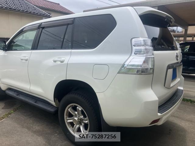Toyota LAND CRUISER PRADO 2012-04 8006128-2