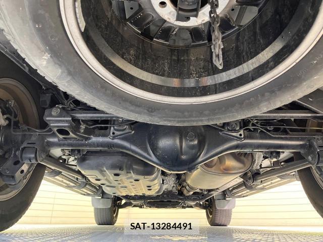 Toyota LAND CRUISER PRADO 2022-04 8011109-18