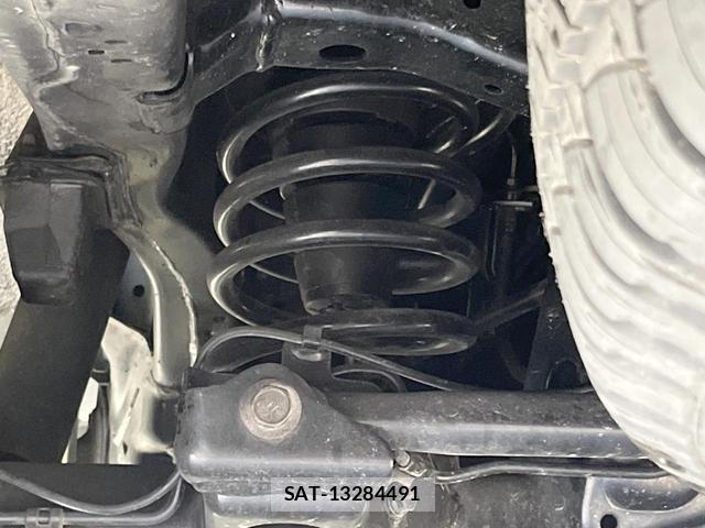 Toyota LAND CRUISER PRADO 2022-04 8011109-19