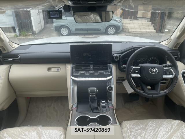 Toyota LAND CRUISER 2024-05 8004477-14