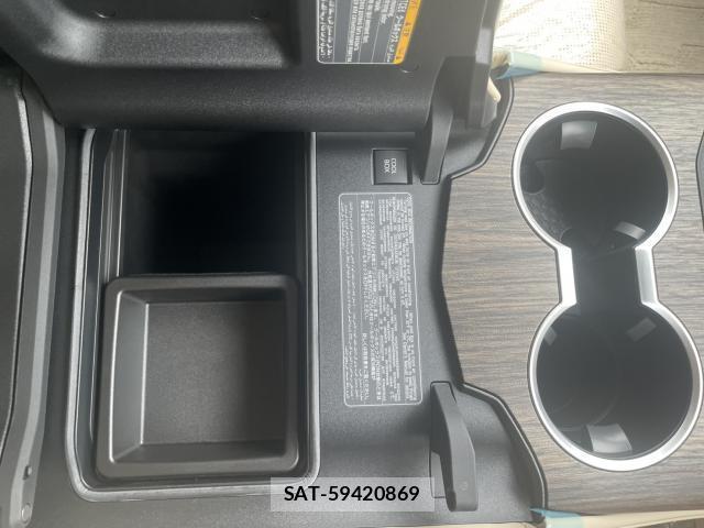 Toyota LAND CRUISER 2024-05 8004477-17