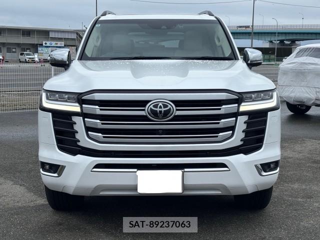 Toyota LAND CRUISER 2024-09 8007522-4