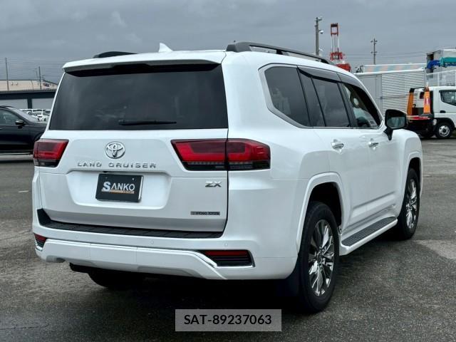 Toyota LAND CRUISER 2024-09 8007522-8