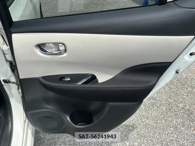 Nissan LEAF 2018-05 8006848-15