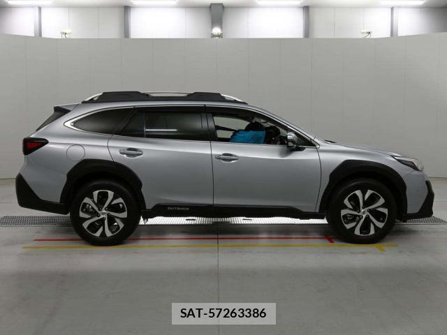 Subaru OUTBACK 2022-06 8003324-10