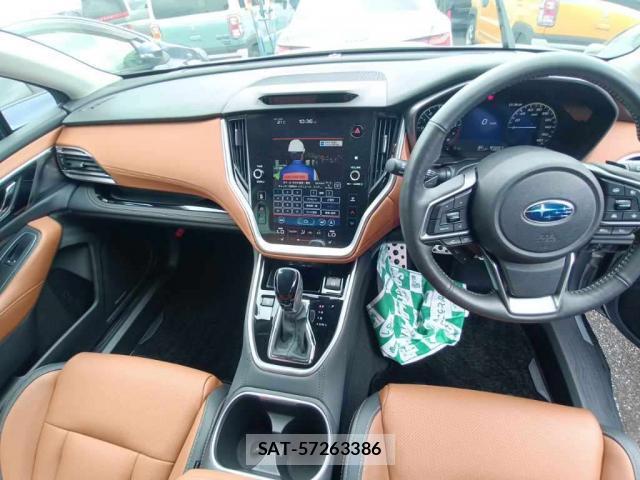 Subaru OUTBACK 2022-06 8003324-2