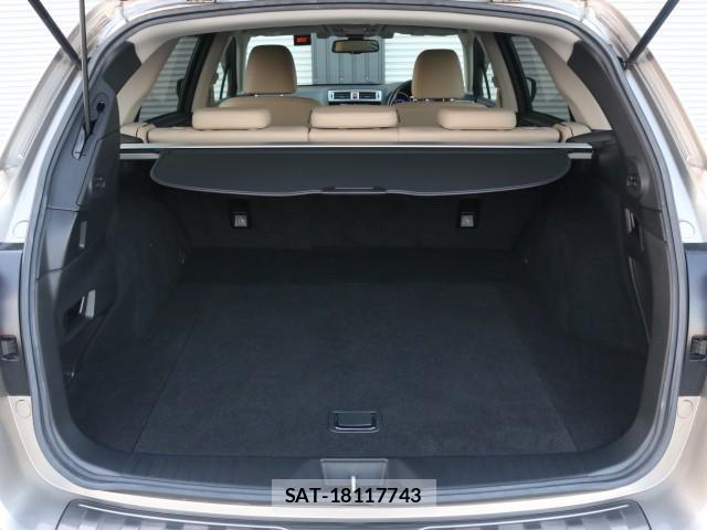 Subaru OUTBACK 2016-10 8004034-18