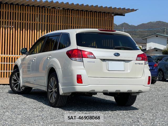 Subaru OUTBACK 2011-12 8009880-1
