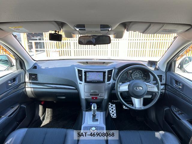 Subaru OUTBACK 2011-12 8009880-2