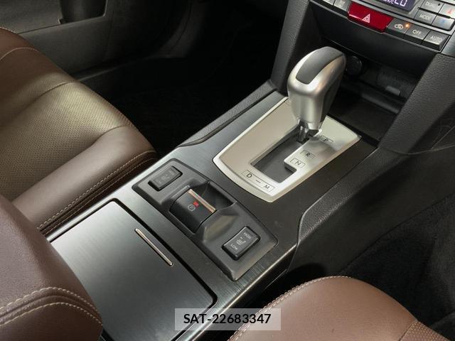 Subaru OUTBACK 2013-08 8010587-18