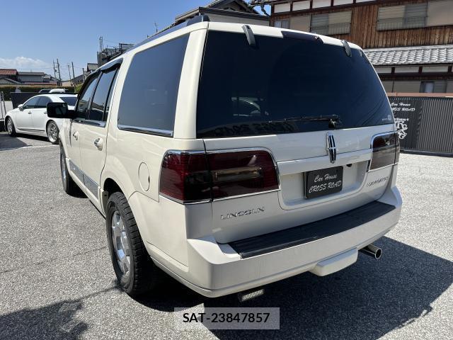 Lincoln NAVIGATOR 2012-11 8010751-2