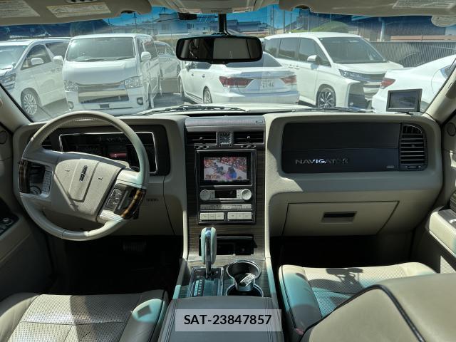 Lincoln NAVIGATOR 2012-11 8010751-4