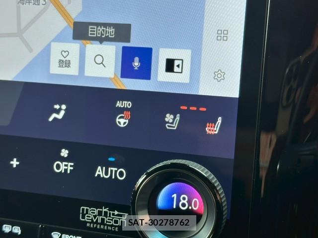 Lexus LM 2024-09 8003247-10