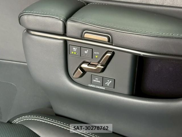 Lexus LM 2024-09 8003247-11