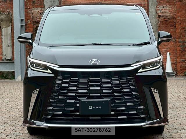 Lexus LM 2024-09 8003247-12