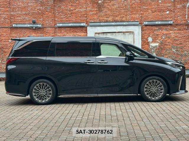 Lexus LM 2024-09 8003247-14