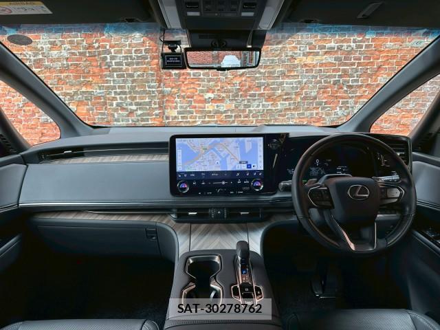 Lexus LM 2024-09 8003247-2