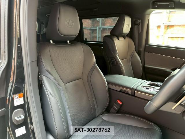 Lexus LM 2024-09 8003247-5