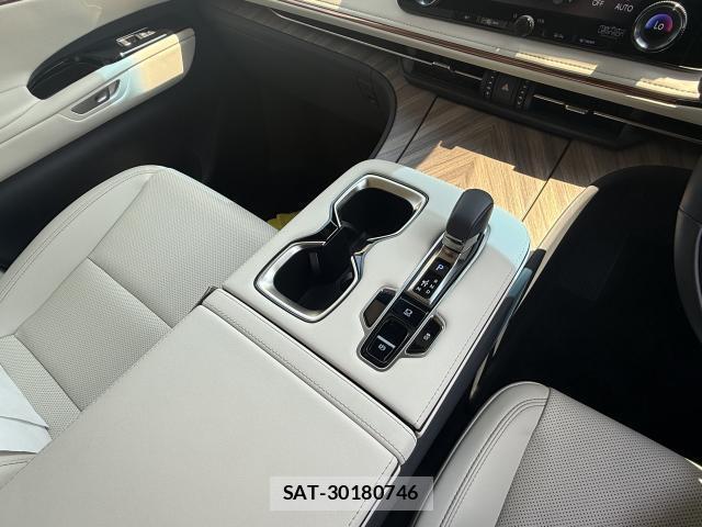 Lexus LM 2025-02 8005932-15