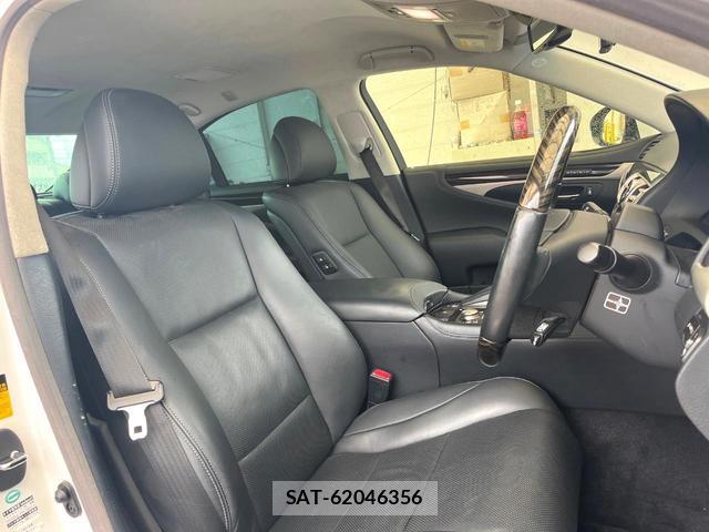 Lexus LS 2015-01 8005098-6