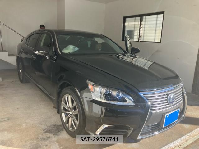 Lexus LS 2015-05 8005547-1