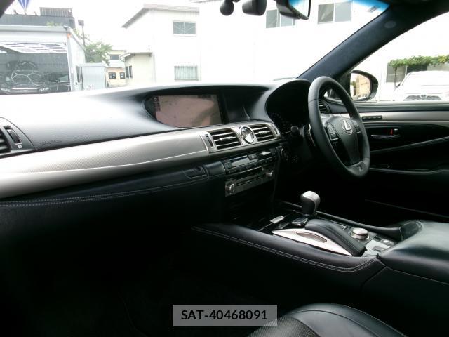 Lexus LS 2016-01 8005717-2