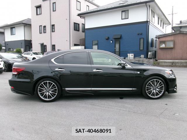 Lexus LS 2016-01 8005717-3