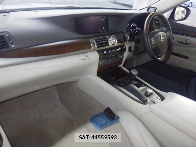 Lexus LS 2015 8007511-2
