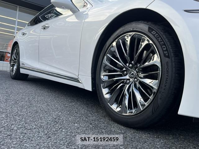 Lexus LS 2018 8008750-14