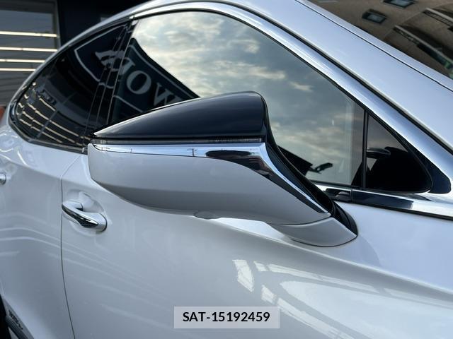 Lexus LS 2018 8008750-15
